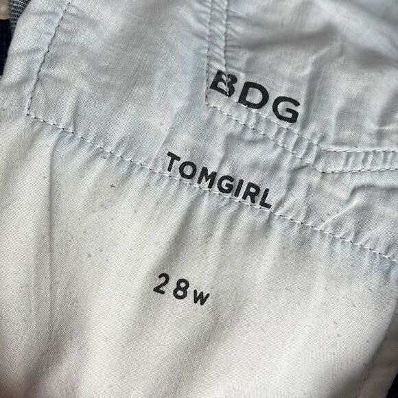 BDG size 28 Tomgirl  destroyed denim shorts - Picture 9 of 10